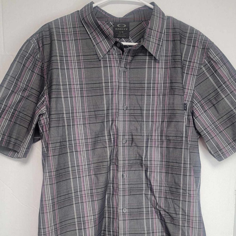 Mens Size L  Oakley Short Sleeve Plaid stripe black grey pink button down shirt